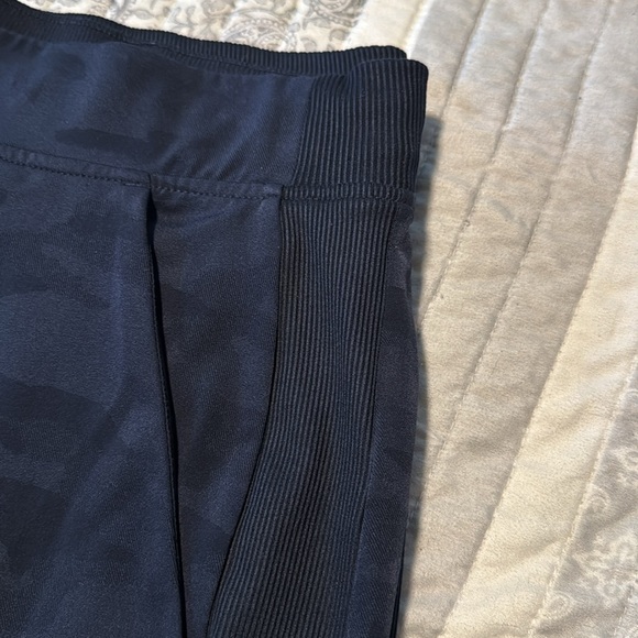 Athleta Women's Navy Blue Brooklyn Ankle Camo Pant Size 14 - Picture 13 of 13